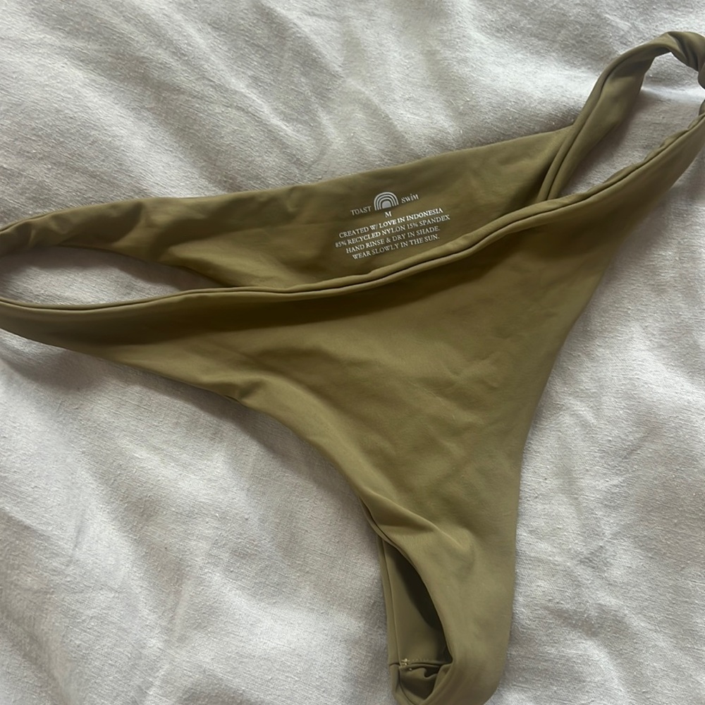 Cheeky toast swim bikini bottom size M